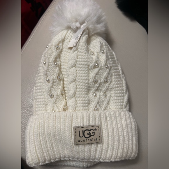 BUY Now NWT UGG Cream Knit Beanie with Pom and Pearls - Picture 3 of 4